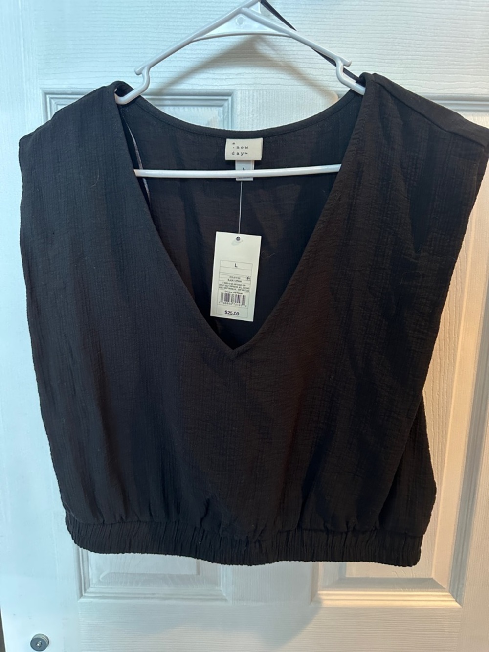 a new day Black V-Neck Cropped Tank Top